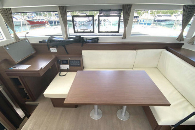 Lagoon 40 - 4 + 1 cab., Pula