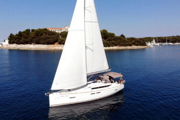 Sun Odyssey 419 - 3 cab., Pula