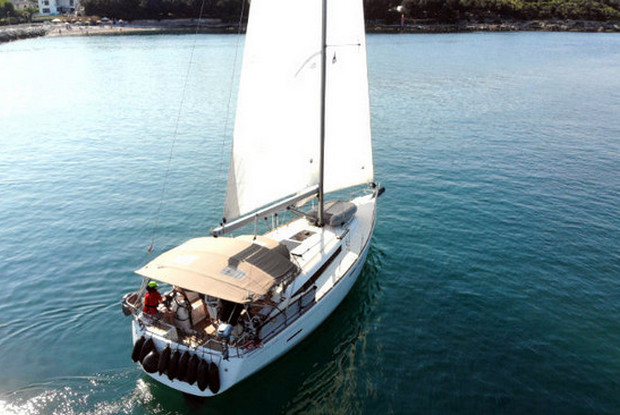 Sun Odyssey 419 - 3 cab., Pula