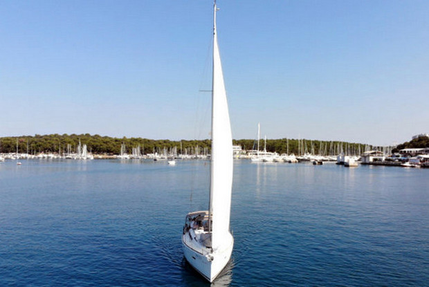 Sun Odyssey 419 - 3 cab., Pula