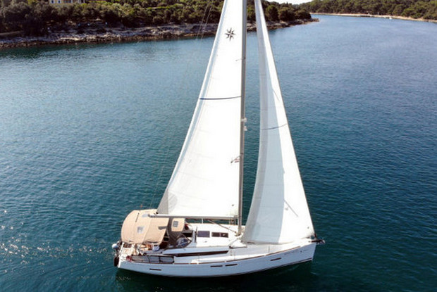 Sun Odyssey 419 - 3 cab., Pula