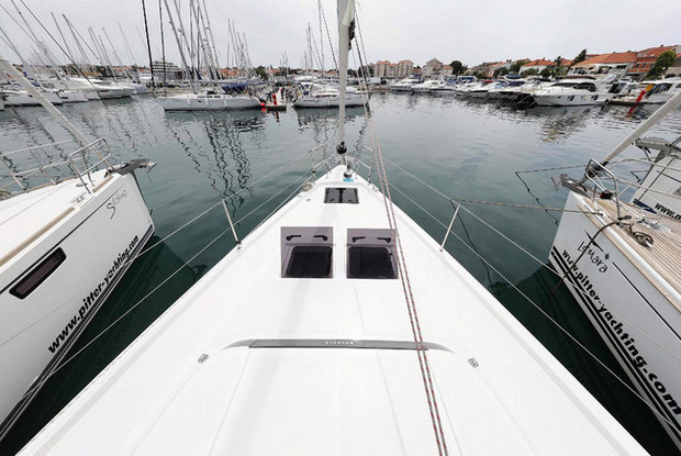 Bavaria C45 Holiday, Jezera