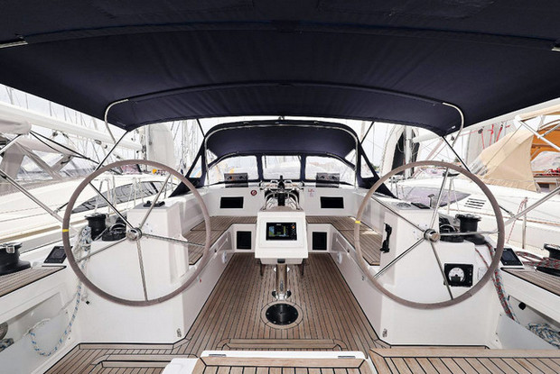 Bavaria C45 Holiday, Jezera