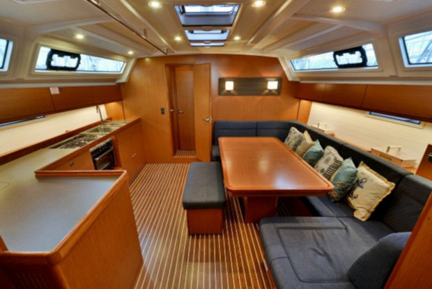 Bavaria Cruiser 46, Alimos