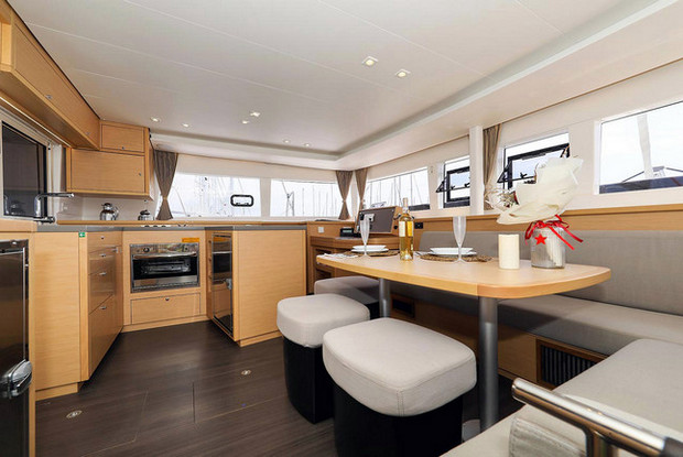 Lagoon 450 F - 4 + 2 cab., Pula