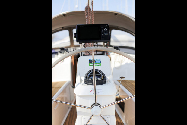 Bavaria Cruiser 33, Jezera