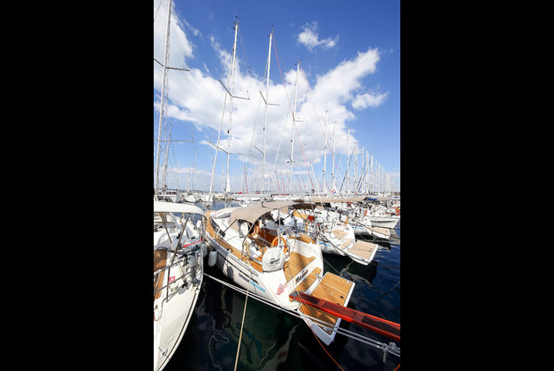 Bavaria Cruiser 33, Jezera