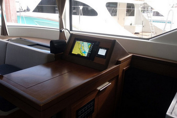 Lagoon 50, Roche Caiman