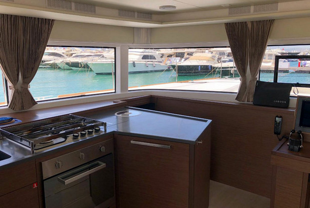 Lagoon 52 F - 6 + 2 cab., Elliniko