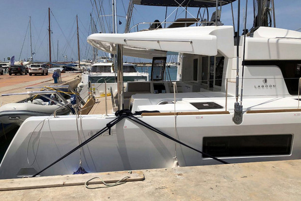 Lagoon 52 F - 6 + 2 cab., Elliniko