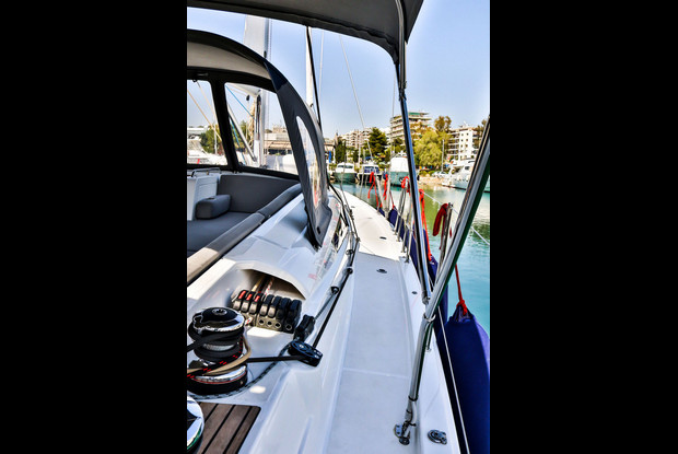 Jeanneau 54 - 5 + 1 cab.	, Alimos