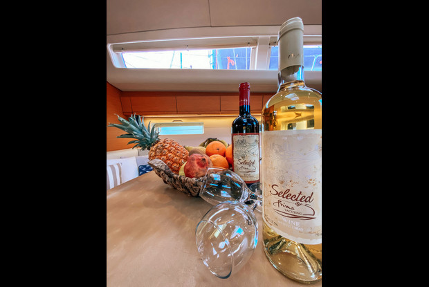 Jeanneau 54 - 5 + 1 cab.	, Alimos