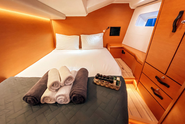 Jeanneau 54 - 5 + 1 cab.	, Alimos