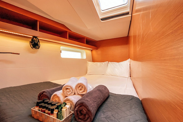 Jeanneau 54 - 5 + 1 cab.	, Alimos