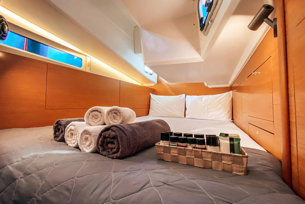 Sun Odyssey 410 - 3 cab., Alimos