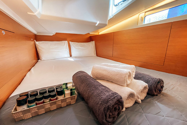 Sun Odyssey 410 - 3 cab., Alimos