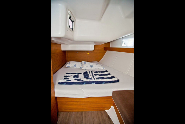 Elan Impression 45, Pula