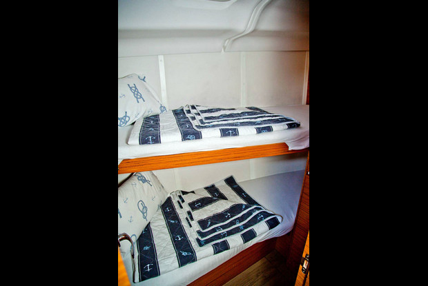 Elan Impression 45, Pula