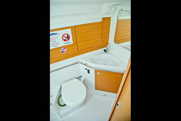 Elan Impression 45, Pula