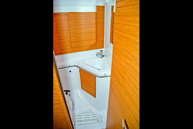 Elan Impression 45, Pula