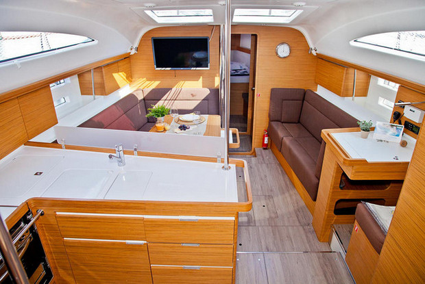 Elan Impression 45, Pula