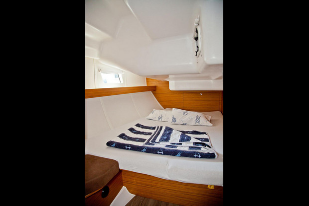 Elan Impression 45, Pula