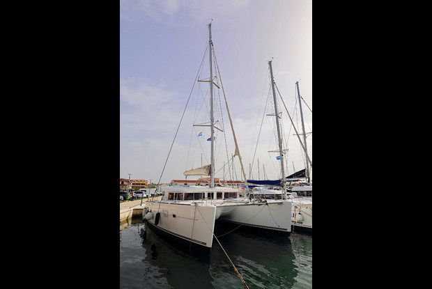 Lagoon 400 - 4 + 2 cab., Pula