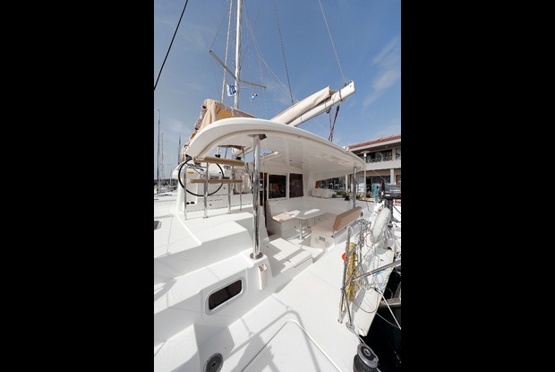 Lagoon 400 - 4 + 2 cab., Pula