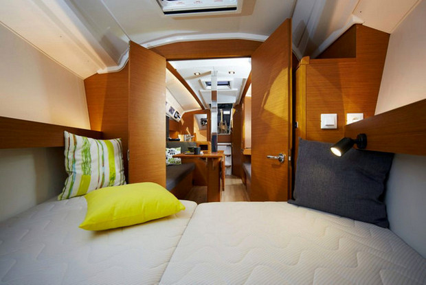 Sun Odyssey 349, Portocolom