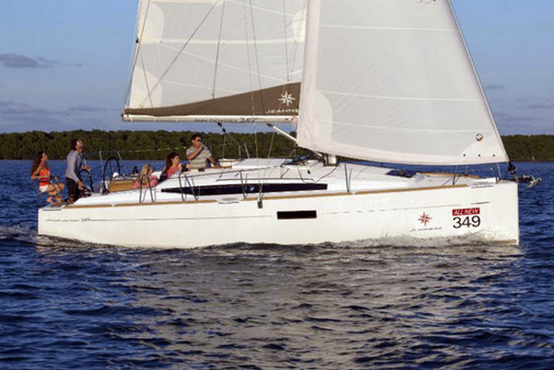 Sun Odyssey 349, Portocolom