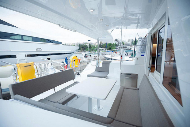 Lagoon 400 S2, Nikiti