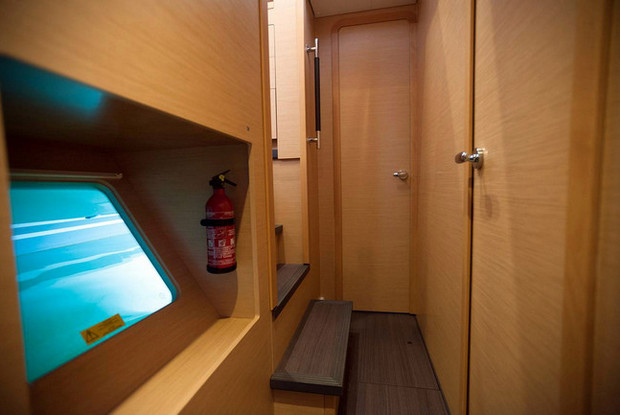 Lagoon 400 S2, Nikiti