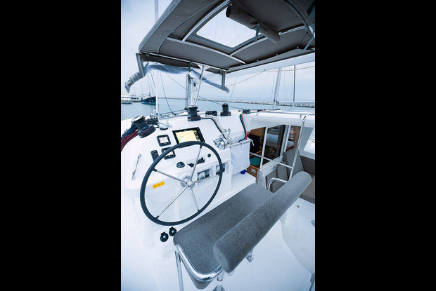 Lagoon 400 S2, Nikiti