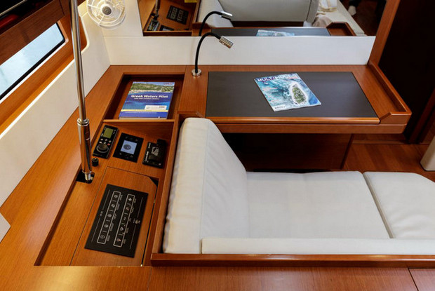 Oceanis 51.1 - 5 + 1 cab., Alimos