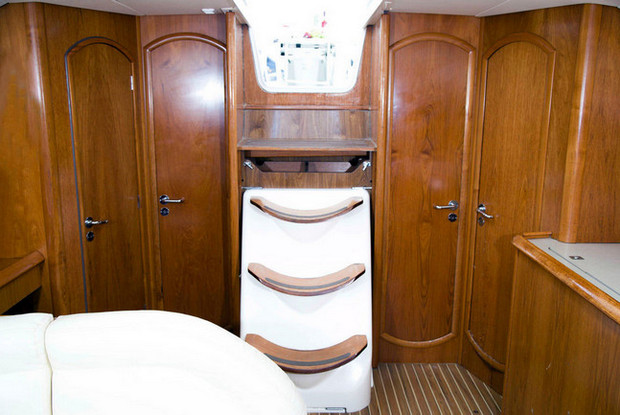 Sun Odyssey 45, Nikiti