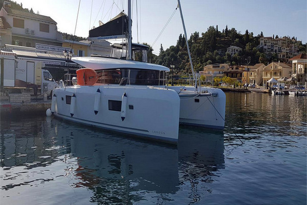 Lagoon 42 - 4 + 2 cab., Kontokali-Corfu