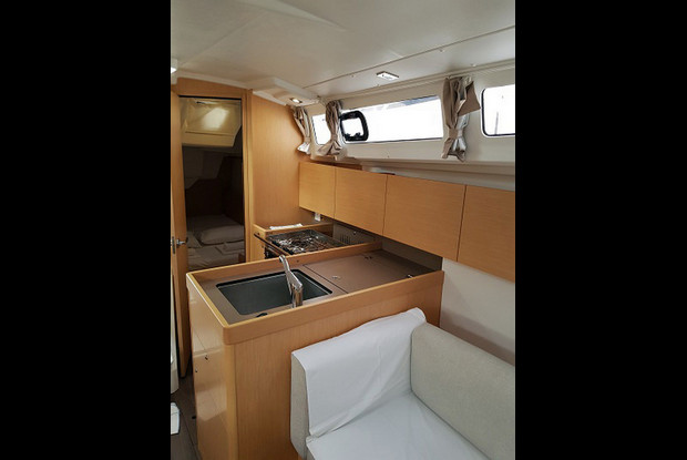 Oceanis 35.1, Trogir