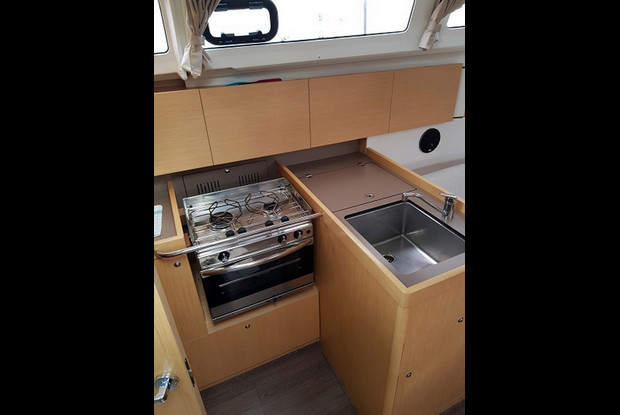 Oceanis 35.1, Trogir