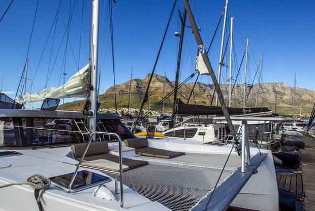 Nautitech 40 Open - 4 cab., Black River