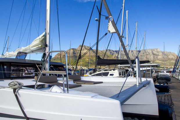 Nautitech 40 Open - 4 cab., Black River