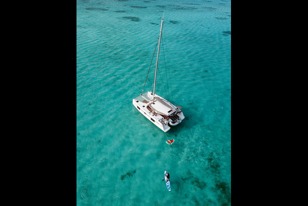 Nautitech 40 Open - 4 cab., Black River