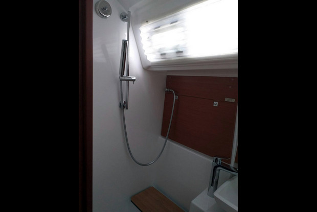 Dufour 430 Grand Large, Pula