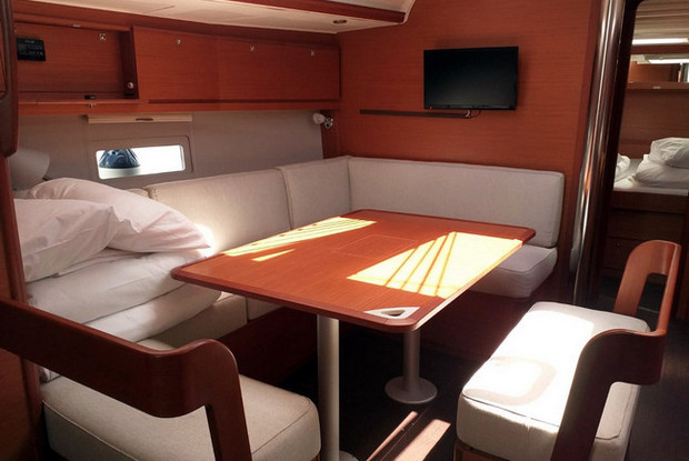 Dufour 430 Grand Large, Pula