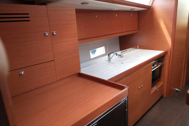 Dufour 430 Grand Large, Pula