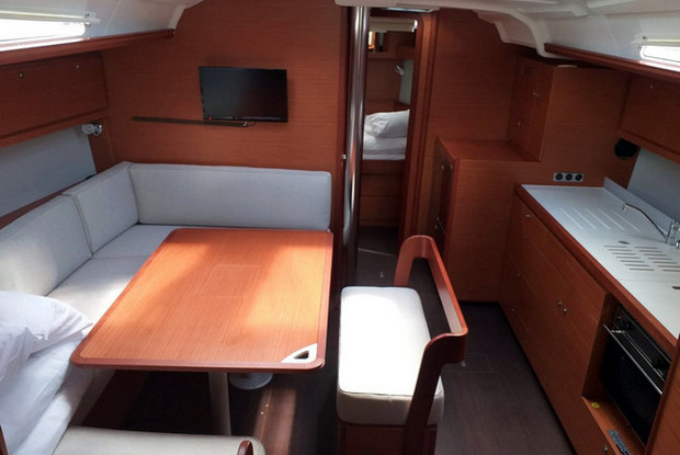 Dufour 430 Grand Large, Pula