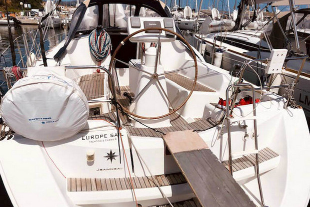 Sun Odyssey 36i Performance, Portisco