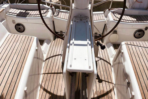 Sun Odyssey 36i Performance, Portisco