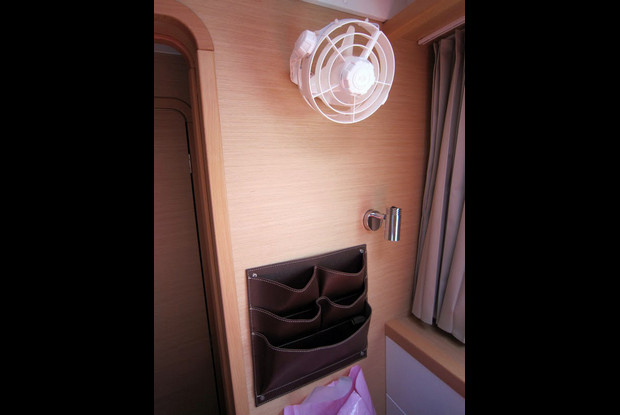 Lagoon 400 S2 - 4 + 2 cab., Alimos