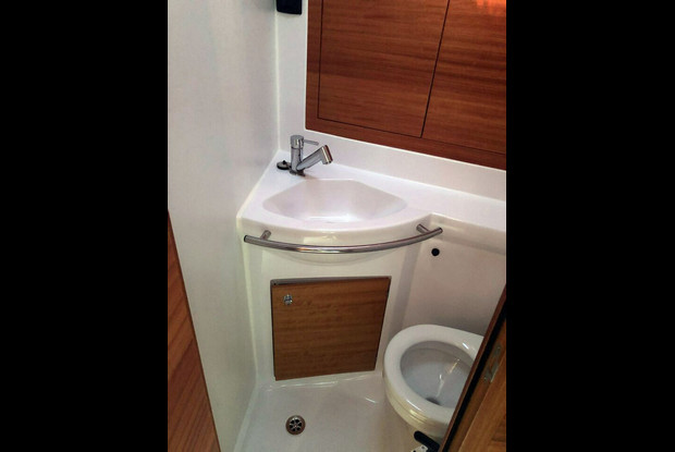 Elan Impression 40.1, Pula