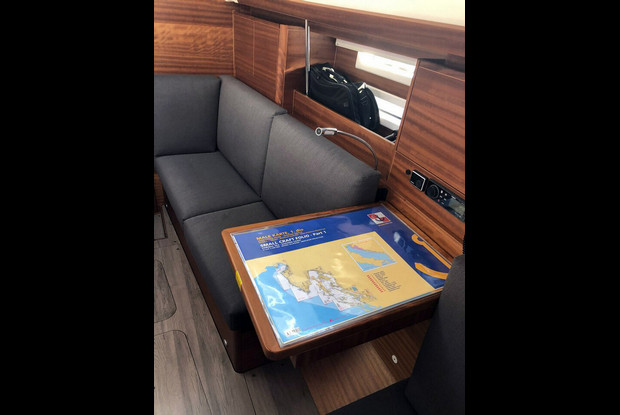 Elan Impression 40.1, Pula